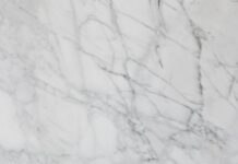 Rodzaje granitu stosowane do nagrobków – charakterystyka i właściwości nagrobki granitowe Warszawa